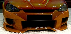 Frontschürze vom tiefergelegten Opel Corsa